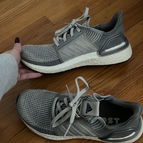 ADIDAS ULTRABOOST’S - Picture 2 of 4